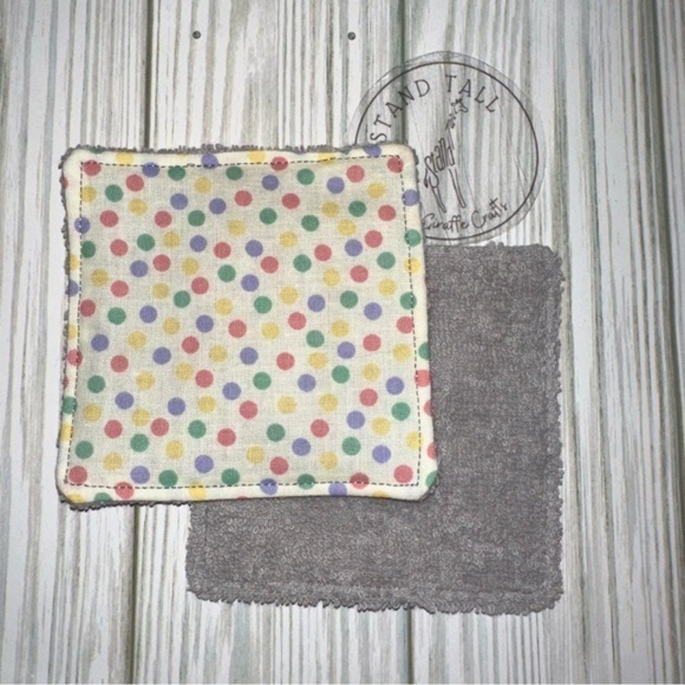 Polka dot/ grey reusable makeup remover pads (2pack) new